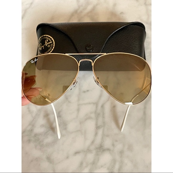 RAY-BAN RB3025 Aviator Gradient Sunglasses